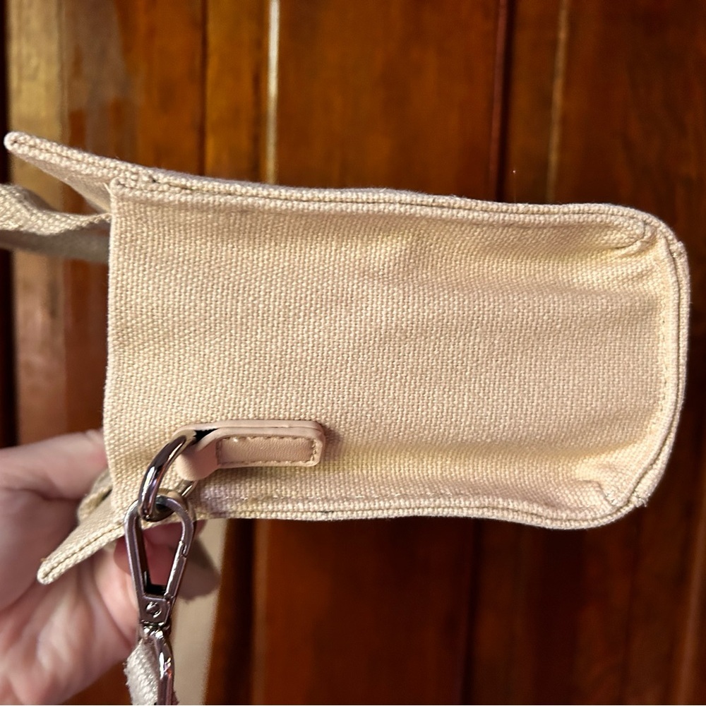 Brandon Blackwood Tan Canvas Tote - Picture 5 of 12